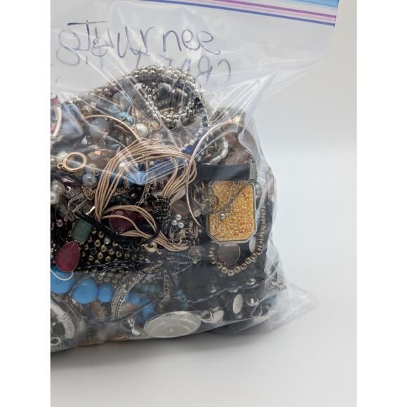 ‘Journee’ Repurpose/Craft/Possible Wearable Over 4 Pounds Mystery Jewelry Bag - Picture 2 of 8